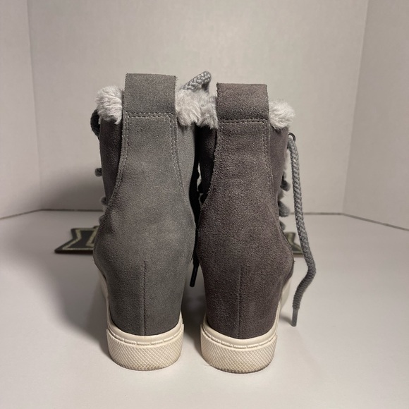 Steve Madden size 7 Snickers Wedge - Picture 5 of 13